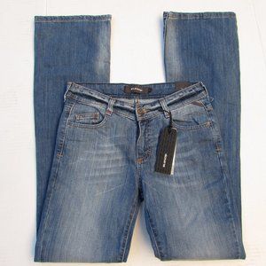 NWT Woman's Blend jeans - Size 27-Lot2E